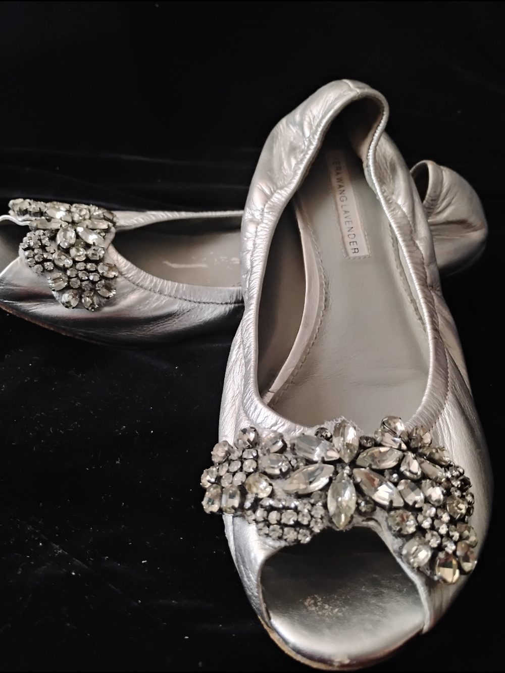 Vera Wang Silver Jeweled Peep-Toe Flats Crystals Elegant. Sz 8 - Picture 4 of 4